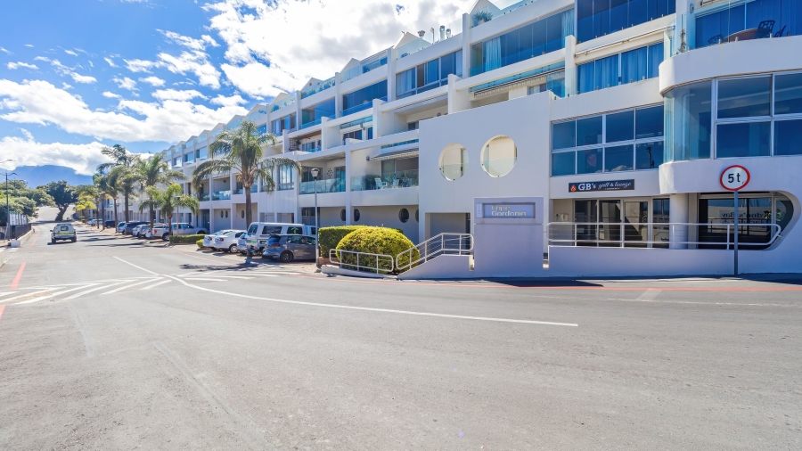 To Let 4 Bedroom Property for Rent in Gordons Bay Village Western Cape